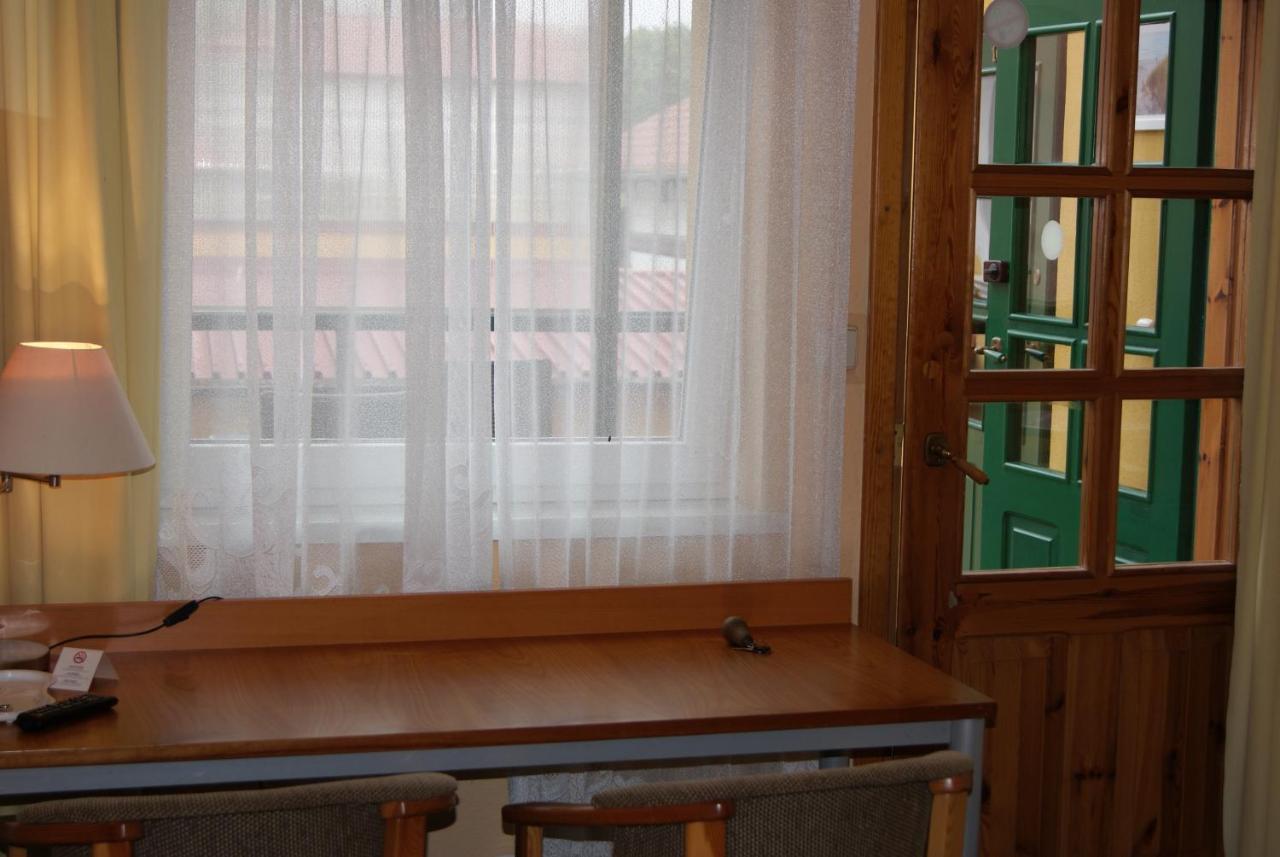 Hotel Alga Ustka Esterno foto