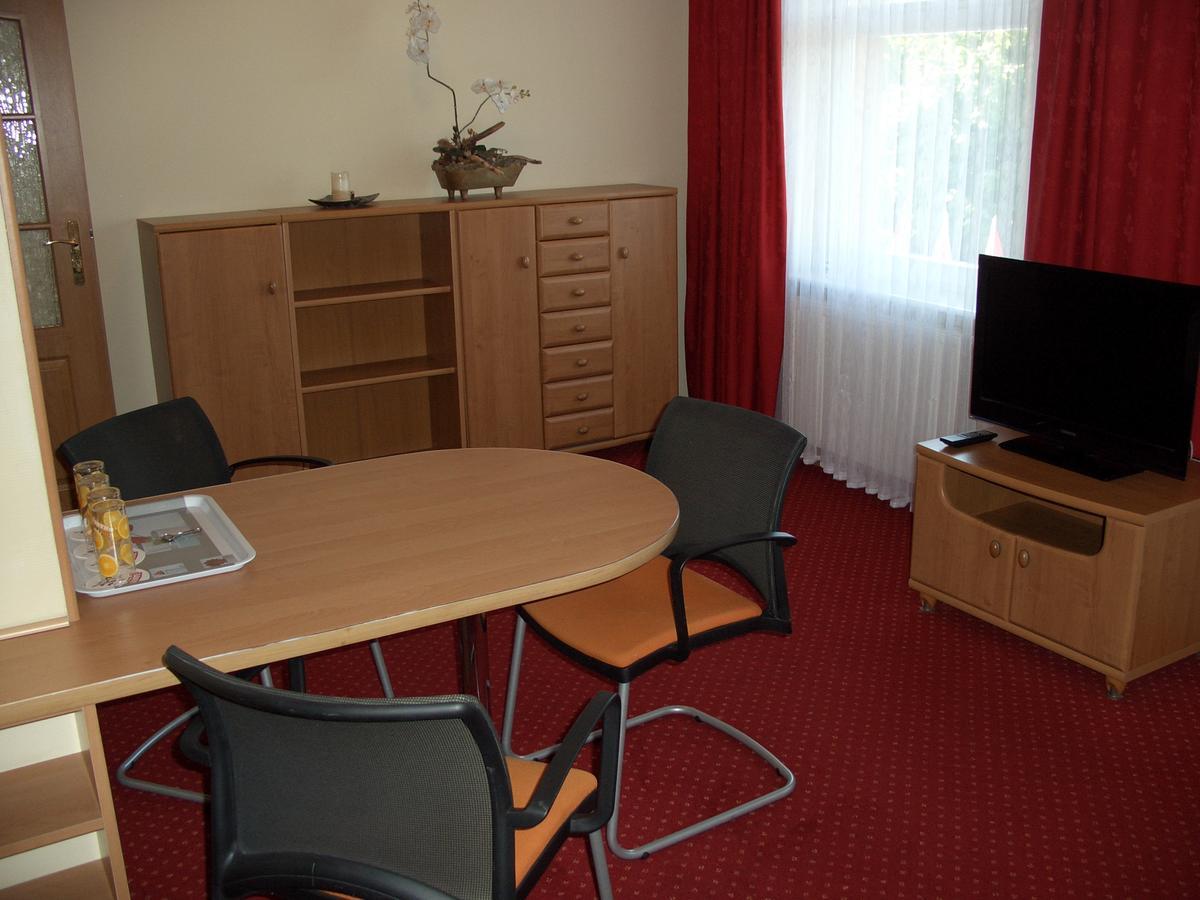 Hotel Alga Ustka Esterno foto